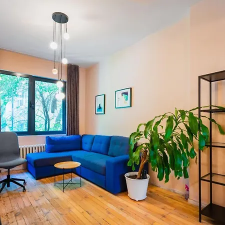 Apartment Center 1bd Flat With Workspace By Flat Mаnager